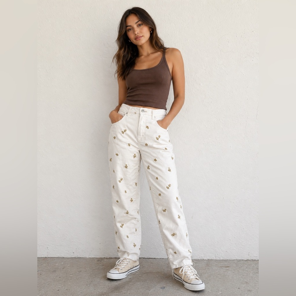 Kensie The Ella high rise straight Jeans with Gold Floral Embroidery 10/30